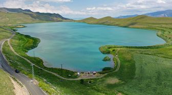 Kars'taki Deniz Gölü eşsiz doğasıyla ziyaretçilerini bekliyor