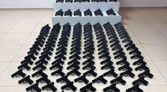 Konya'da polisten kaçakçılık operasyonu: 228 adet ruhsatsız tabanca ele geçirildi