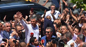 Özgür Özel: En Son Bir Kişi Kalsak da Bu Yoldan Dönmeyiz