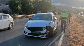 Samsun'da otomobille çarpışan elektrikli bisikletteki 3 kişi yaralandı