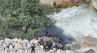 Şırnak'ta balık tutarken Habur Çayı'na düşen kişiyi arama çalışmaları sürüyor
