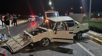 Sivas'ta devrilen otomobildeki 1'i ağır, 3 kişi yaralandı