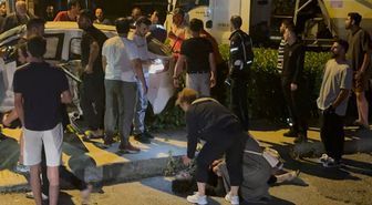 Ümraniye'de hafriyat kamyonu ile otomobil çarpıştı: 1'i ağır 4 yaralı