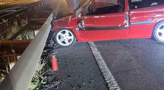 Zonguldak'ta otomobil bariyerlere çarptı: 1 yaralı