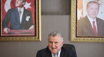 Bakan Bak'tan özel sporculara madalya tebriği