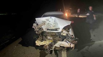 Dursunbey'de traktör ile otomobil kaza yaptı: 1 yaralı