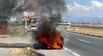 Erzincan'da otomobil küle döndü! Sürücünün sigaralı müdahalesi dikkat çekti
