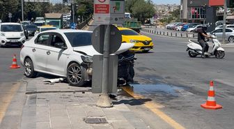 Gaziantep'te Kavşakta Zincirleme Kaza: 3 Araç Çarpıştı