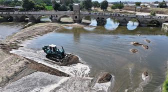 Tunca Nehri'nde DSİ'nin çalışmasıyla su akışı hızlandı