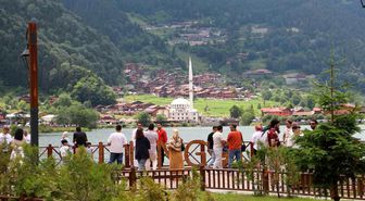 Uzungöl'de turizm sezonu hareketlendi, otellerde doluluk arttı