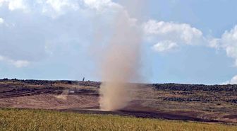 Ahlat'ta hortum kameraya yansıdı