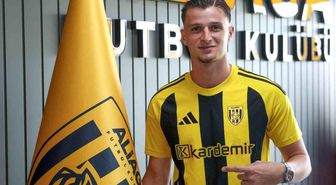Aliağa FK'da bir imza, iki veda