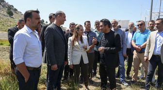 Antalya Büyükşehir Belediye Başkan Vekili Özdemir, Feslikan'da güreş sahasını gezdi