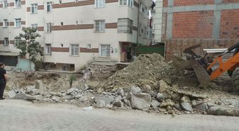 Bahçelievler'de 6 katlı bina tahliye edildi; 'iki kaçak kat ilave edilmiş'