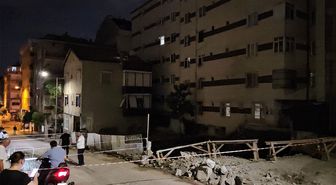 Kolonlarından çatlama sesi gelen 7 katlı bina tahliye edildi