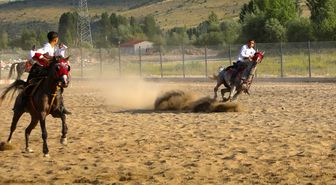 Bayburt'ta 15 Temmuz etkinlikleri kapsamında cirit müsabakası yapıldı