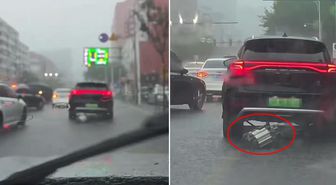 Dünya bu görüntüyü konuşuyor: Selde ilerlerken motoru mu düştü?