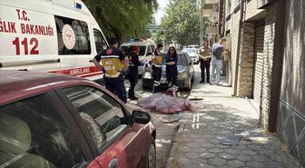 Eskişehirde 3'üncü kattan düşen 61 yaşındaki kadın hayatını kaybetti