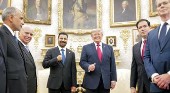 Irak Başbakanı Zeydi, Beyaz Saray'da Trump ile bir araya geldi