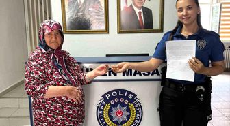 Kaybettiği altın bileziğine polis ekipleri sayesinde kavuştu