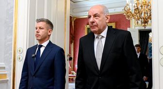 Macaristan parlamentosu Cumhurbaşkanı'nı görevden alacak yasa değişikliğini kabul etti