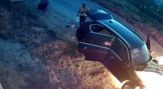 Muş'ta alev alan lüks araç patladı: O anlar kamerada