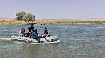Muş'ta Murat Nehri'ne düşen çocuğu arama çalışmaları sürüyor