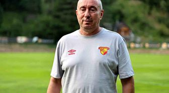 Göztepe Teknik Direktörü Stoilov: Transfer girişimlerimiz devam ediyor