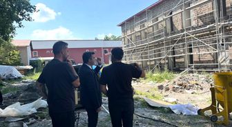 Susuz'da yeni Hükümet Konağı restorasyonu sürüyor: Kaymakam Öztürk çalışmaları yerinde inceledi