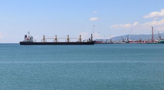 Tekirdağ'da karaya oturan yük gemisi çevresinde güvenlik önlemi alındı