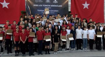 Vali Gül, '2026 LGS Türkiye Birincileri Ödül Töreni'ne katıldı