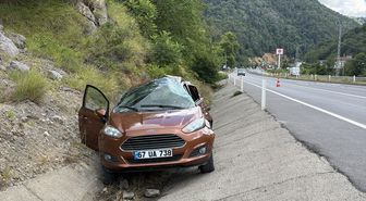 Zonguldak'ta tır ile otomobilin çarpıştığı kazada yaşlı çift öldü