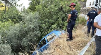 Alanya'da şarampole düşen otomobilin sürücüsü yaralandı