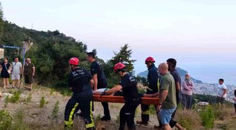 Alanya'da uçruma yuvralanan ATV sürücüsünü itfaiye ekipleri kurtardı
