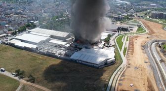 Arnavutköy'de Fabrikada Yangın: Çok Sayıda İtfaiye Ekibi Sevk Edildi