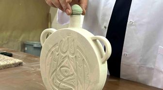 El ile şekillendirilen seramiğin fırından çıkıp son halini alması 1 hafta sürüyor