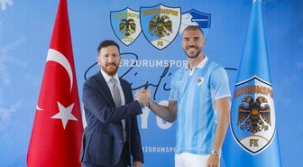 Erzurumspor, dış transferde ilk imzayı Nihad Mujakic'e attırdı