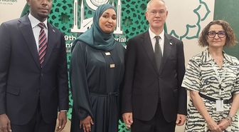 KKTC Çalışma Bakanı Hasipoğlu, Somali Aile Bakanı Makhzoumi ile Pakistan'da görüştü