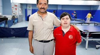 'Özel sporcu' oğlunun başarısından ilham alıp başka çocuklar için çaba gösteriyor