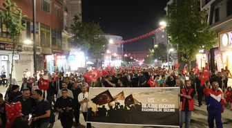 Van’da 15 Temmuz Demokrasi Yürüyüşü: ‘Şehitler Ölmez, Vatan Bölünmez’