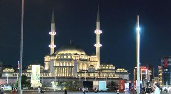 15 Temmuz'un 10'uncu yılında İstanbul'daki camilerde sela okundu