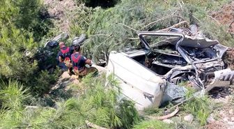 Antakya'da hurdaya dönen kamyonun sürücüsü yaralandı