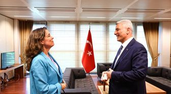 Bakan Bolat, Avrupa Otomobil Üreticileri Birliği Genel Direktörü Vries ile görüştü