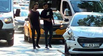 Elazığ'da otomobiller çarpıştı: 2 yaralı