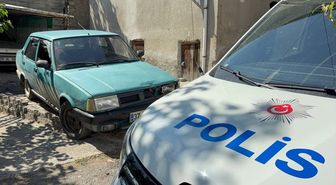 Karabük'te polisin 'dur' ihtarına uymayan sürücü aracını bırakıp kaçtı