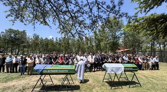 Konya'da taksinin çarptığı anne-kız toprağa verildi