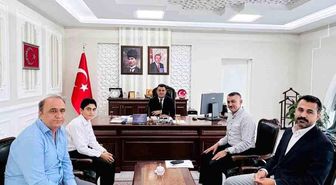 Ağrı LGS Birincisi Kaymakamdan Ödül Aldı