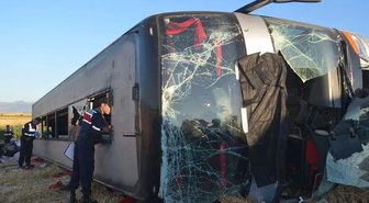 Merzifon kaza SON DAKİKA! Amasya Merzifon otobüs kazasını hangi firma yaptı? Kazada ölü var mı, kaç yaralı var?