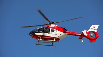 Mide kanaması geçiren hasta ambulans helikopterle hastaneye götürüldü