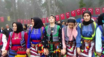 Sinlice Köyü 27. Göllüalan Şenlikleri sis ve yağmur altında düzenlendi